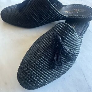 Chic Black Woven Mules with Tassel
